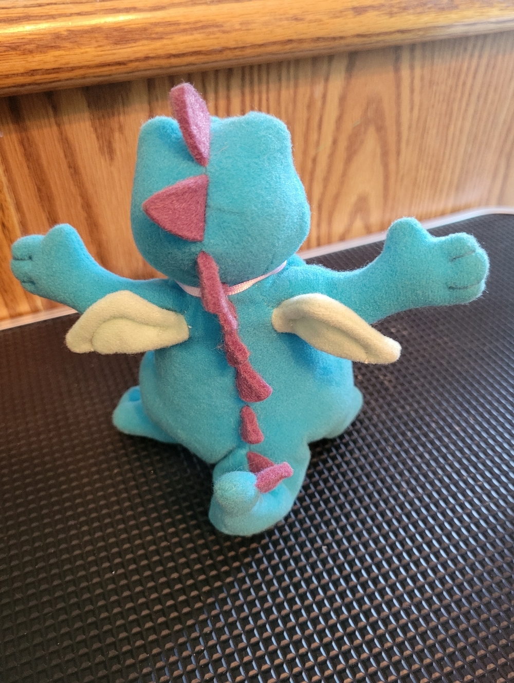 1999 DragonTales Cassie and Ord Plushes - Picture 4 of 5